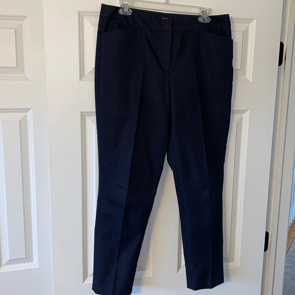 Halogen Navy Ankle Pant Size 10. Like New!